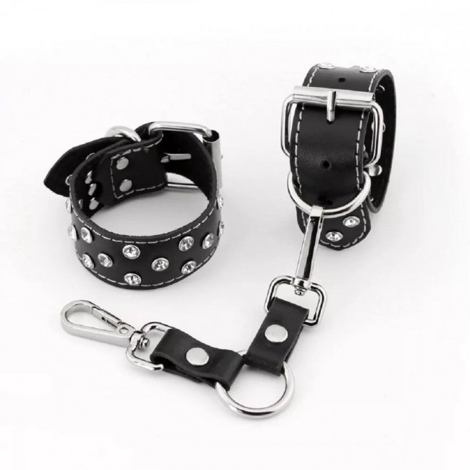 naruchnikiuzkiesostrazamiidekorativnoystrochkoykozhachernyy